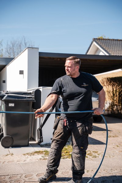 Rasmus, autoriseret kloakmester hos RH Kloak Entreprise