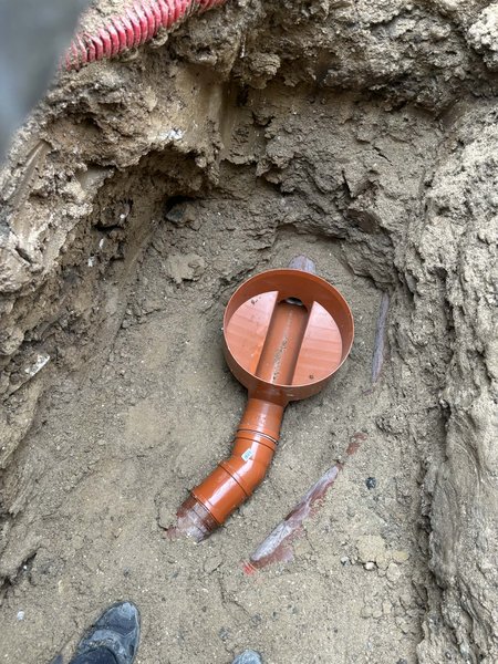 Sandfangsbrønd før tømning